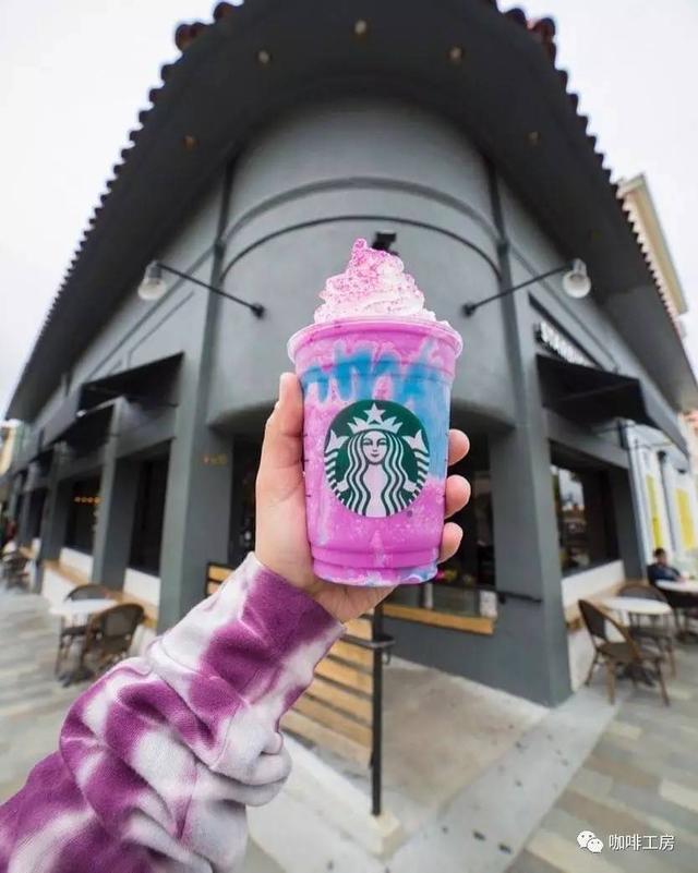 什么鬼，颜色太吓人！外媒评测星巴克“独角兽星冰乐”很酸很甜