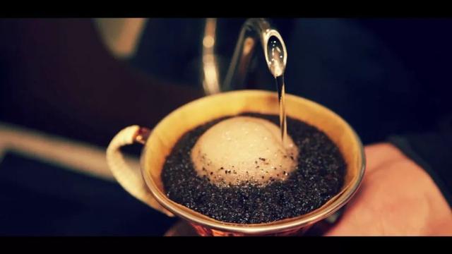 「手冲技巧」影响咖啡冲煮的关键因素:注水