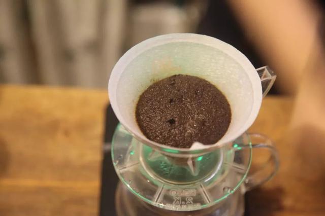 手冲咖啡水流要大还是要小??手冲水流控制技巧