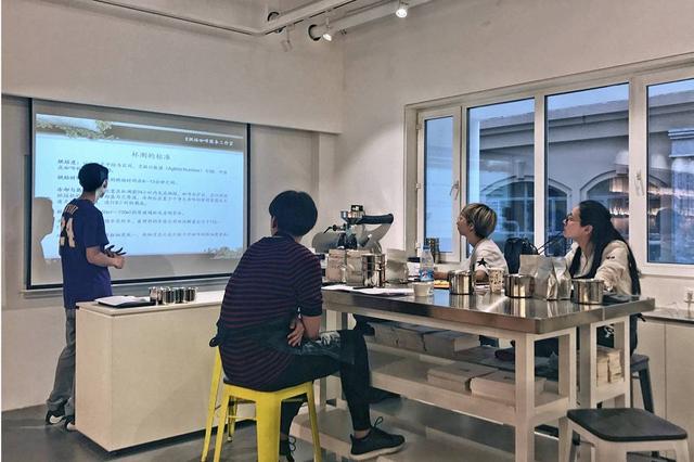 你了解咖啡吗?这个周末,跟小编一起品鉴手冲咖啡