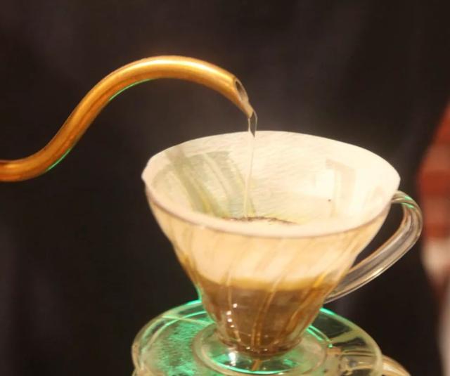 手冲技巧|手冲咖啡三大原则,这样冲就对了