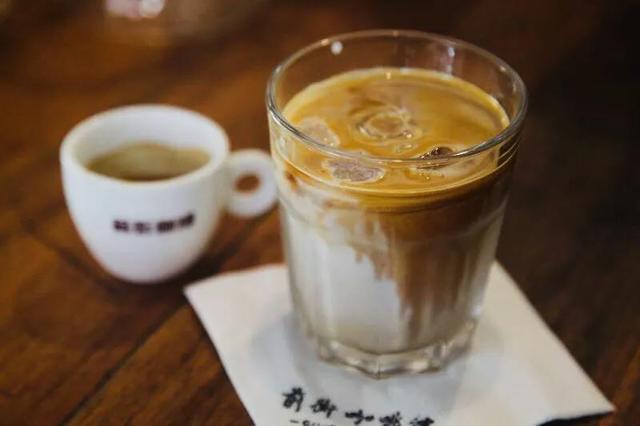 拿铁咖啡|热拿铁和冰拿铁的做法,在家就能学会!