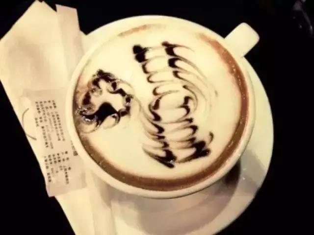 你以为摩卡咖啡真的只是加了热巧克力的咖啡吗?