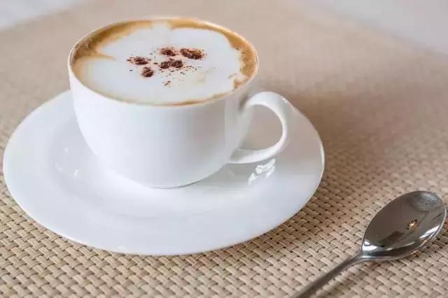 你以为摩卡咖啡真的只是加了热巧克力的咖啡吗?