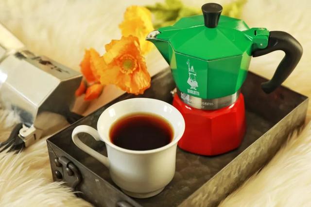 种草 | ins博主人手一只的摩卡壶，不用咖啡机也能喝到纯正意式咖啡！