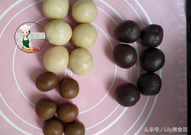 摩卡咖啡月饼的做法,绵滑细腻,不烤不蒸,好吃不上火,简单易做