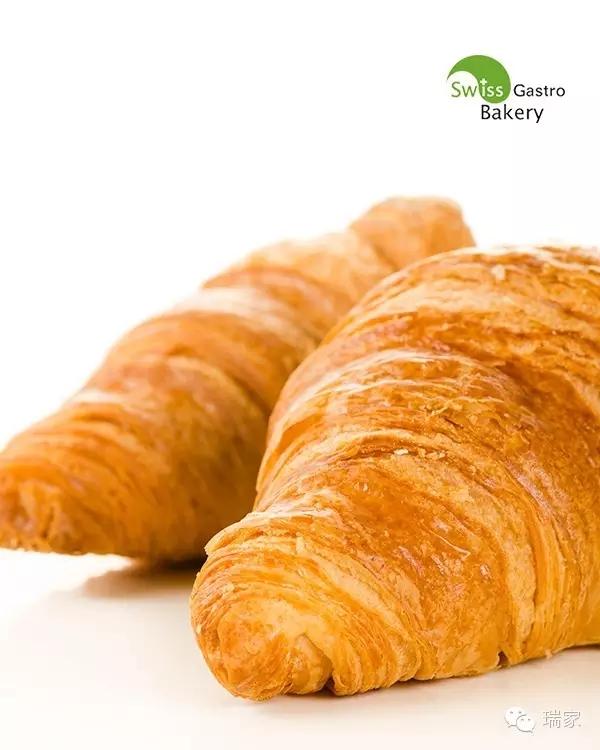 最经典优雅的「蒂凡尼的早餐」——牛角面包与美式咖啡