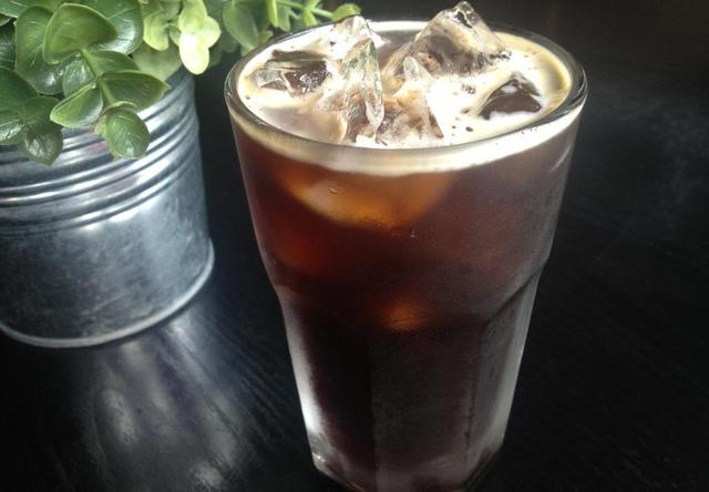 你还在喝速溶咖啡？冰美式咖啡才是鹿晗和关晓彤爱的味道