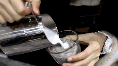 会变色的美式咖啡!我们把这间店里咖啡师自己的隐藏菜单扒出来了