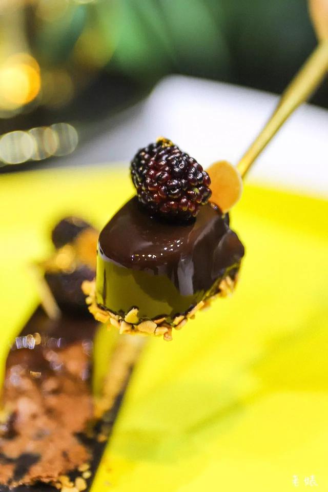 会变色的美式咖啡!我们把这间店里咖啡师自己的隐藏菜单扒出来了