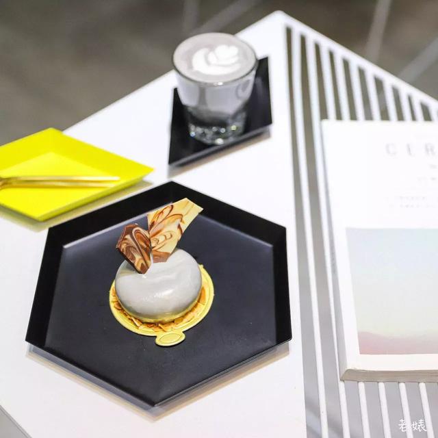 会变色的美式咖啡!我们把这间店里咖啡师自己的隐藏菜单扒出来了