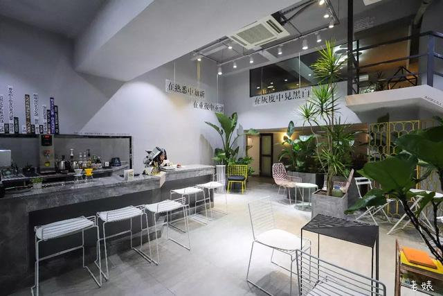 会变色的美式咖啡!我们把这间店里咖啡师自己的隐藏菜单扒出来了