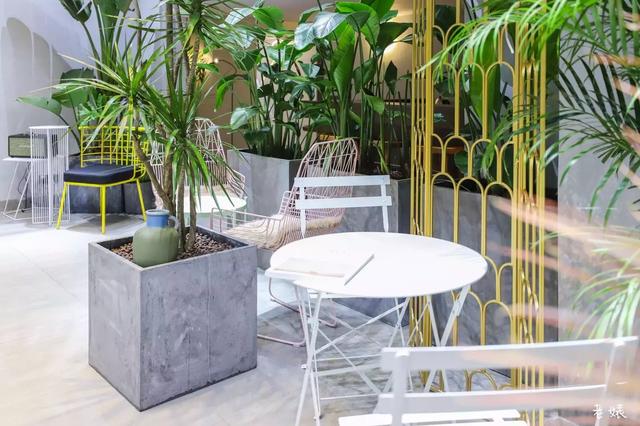 会变色的美式咖啡!我们把这间店里咖啡师自己的隐藏菜单扒出来了