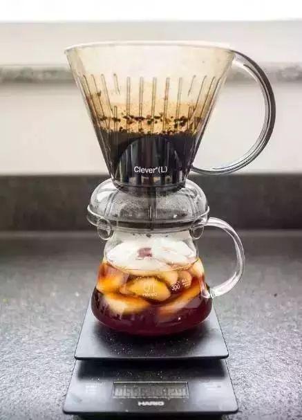 冰美式咖啡,去冰!「No ice ……去冰剩半杯喔!」