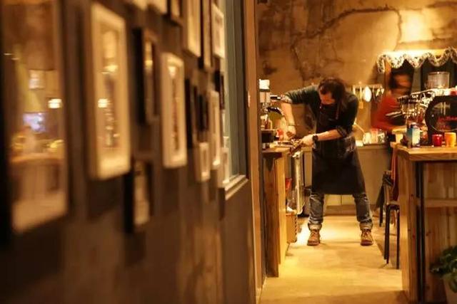 UNICUP游离卡布咖啡馆：有态度的咖啡，有温度的人生