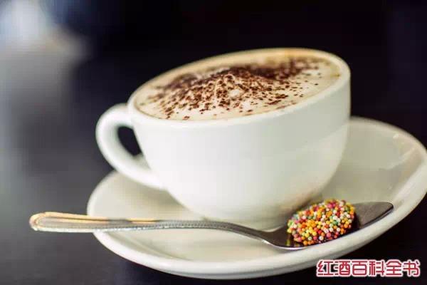 咖啡｜浓浓的眷恋泡沫，爱她就请她喝卡布奇诺