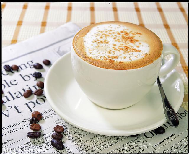 经典的意式咖啡卡布奇诺