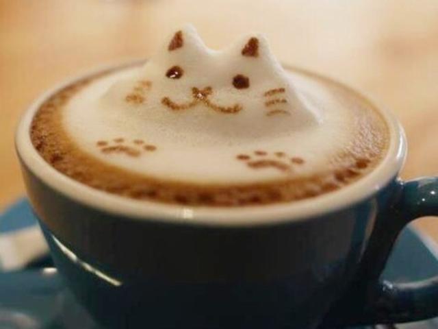 经典的意式咖啡卡布奇诺