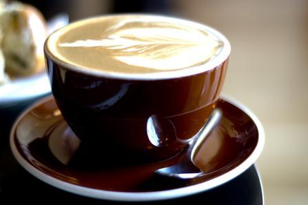 令人陶醉的卡布奇诺咖啡，美味与高贵并重！