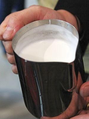 初学咖啡拉花：拉花的介绍及工具的选择（详解）