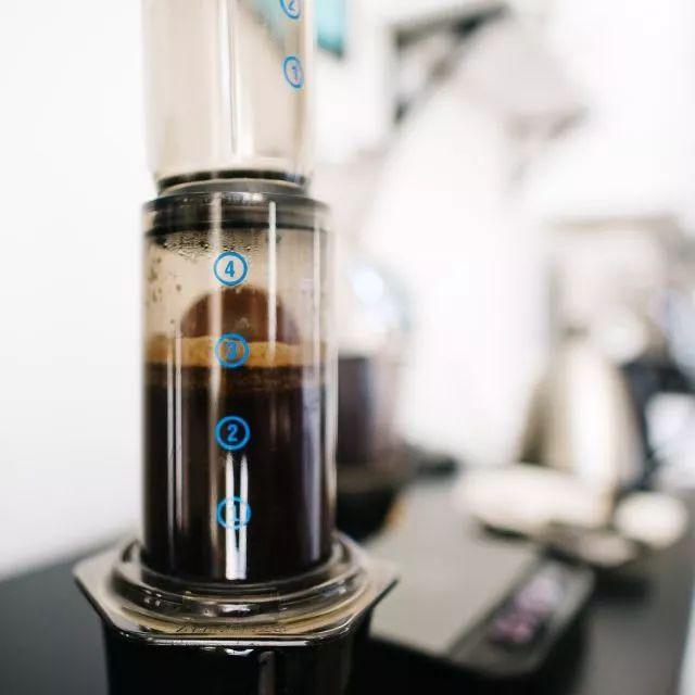 在家冲煮咖啡的11种器具指南 你都玩过哪几种？
