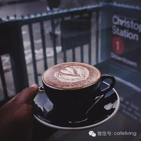去纽约，和女神品10杯令人赞叹不已的拿铁咖啡