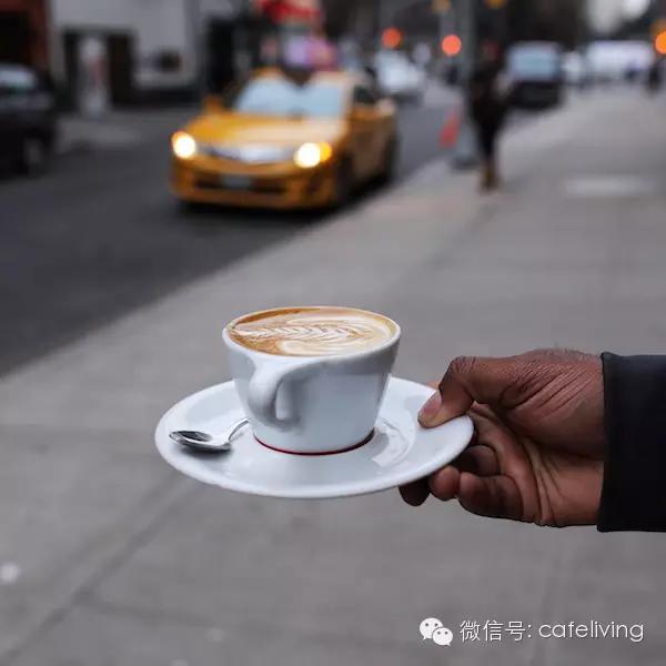 去纽约，和女神品10杯令人赞叹不已的拿铁咖啡