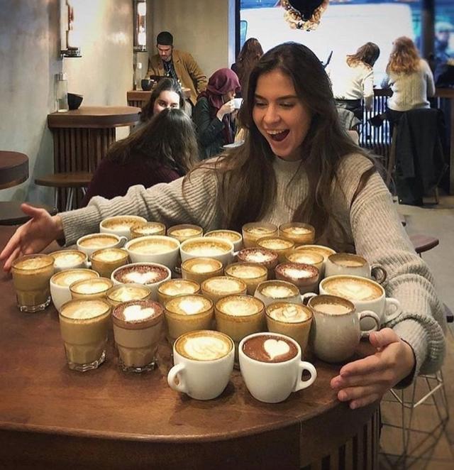 给我一杯拿铁咖啡,不要牛奶!