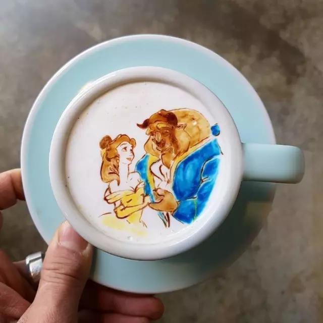 如此精美的咖啡拉花，你还舍得喝吗