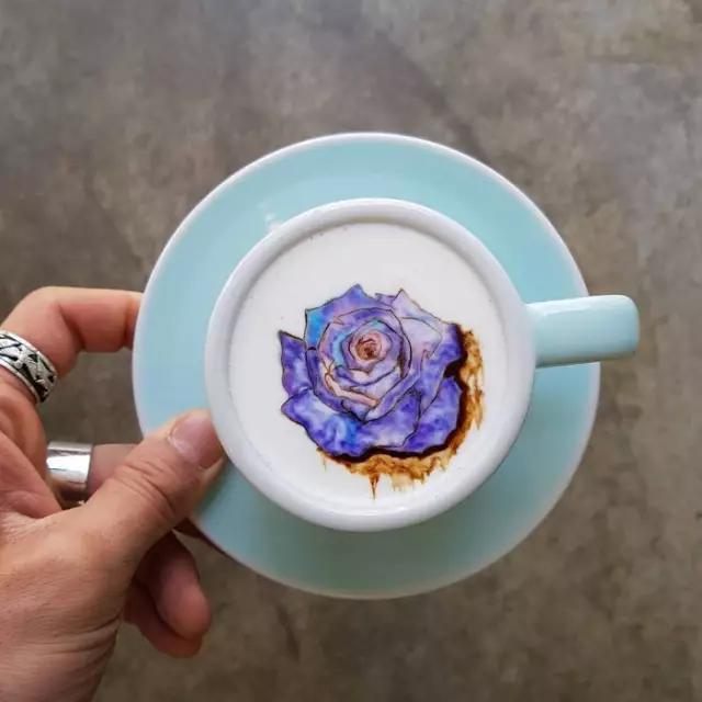 如此精美的咖啡拉花，你还舍得喝吗