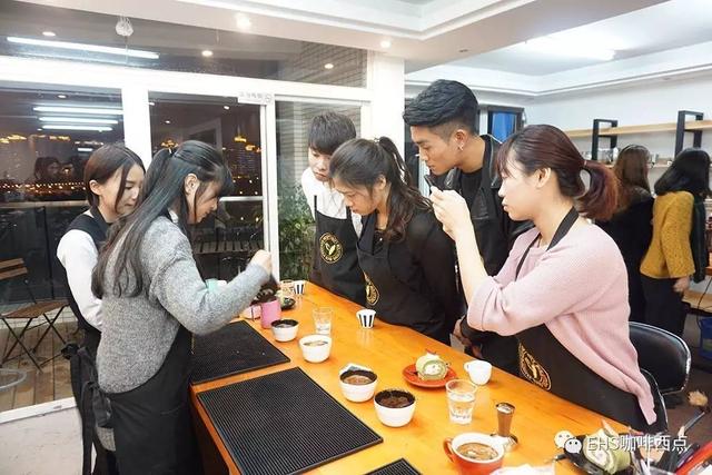 厉害了,一个半小时,教会你心形咖啡拉花!