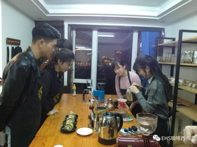 厉害了,一个半小时,教会你心形咖啡拉花!