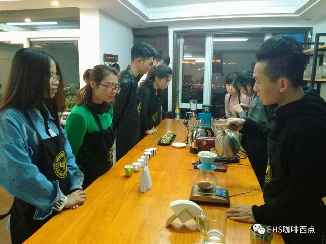 厉害了,一个半小时,教会你心形咖啡拉花!