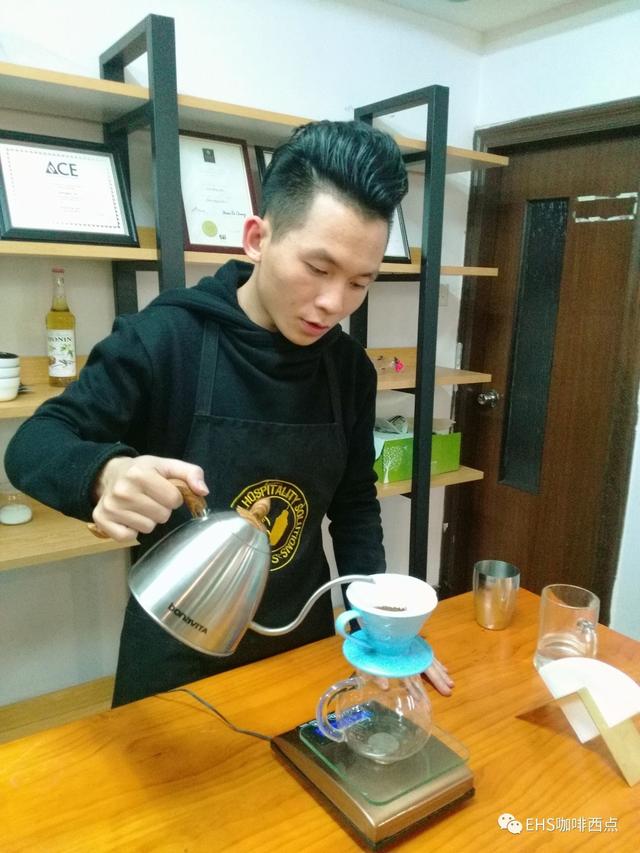 厉害了,一个半小时,教会你心形咖啡拉花!