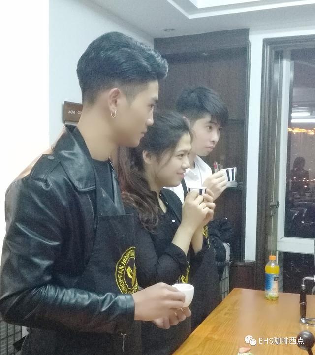 厉害了,一个半小时,教会你心形咖啡拉花!