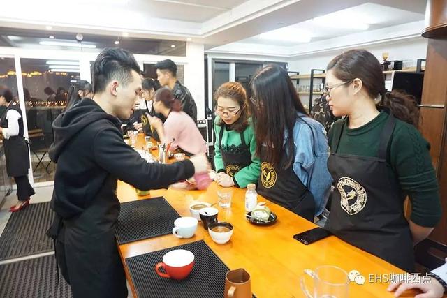 厉害了,一个半小时,教会你心形咖啡拉花!