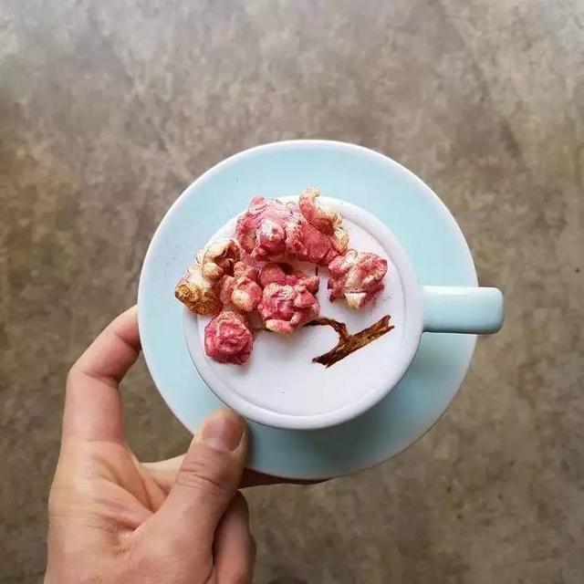 咖啡拉花竟可以美成这样!我以前喝的都是假拉花……