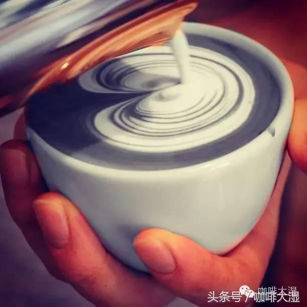 技能｜心形咖啡拉花教程