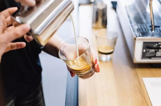 「咖啡拉花技术」拉花初学者常犯的毛病有哪些?