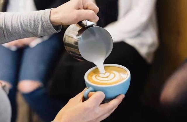 「咖啡拉花技术」拉花初学者常犯的毛病有哪些?