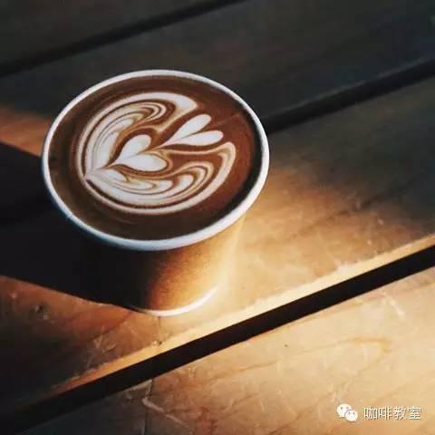 「咖啡拉花艺术」打好奶才能拉好花！