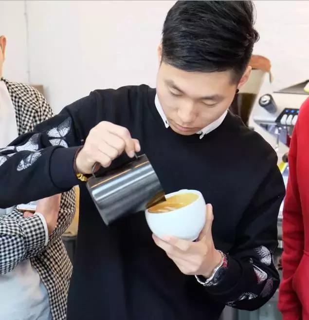 咖啡拉花很简单,一学就会!