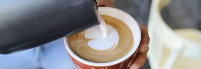 八个实战步骤,迅速提高咖啡拉花技巧