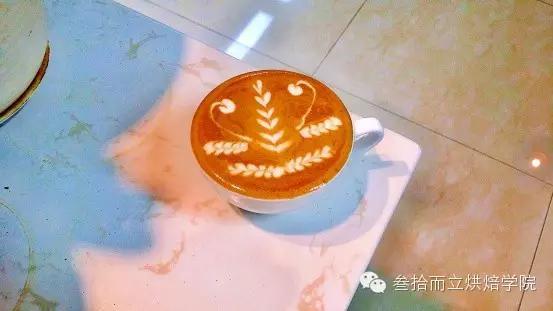 咖啡教程 | 详解拉花轮Vol.3-拉花缸对于咖啡拉花的N种