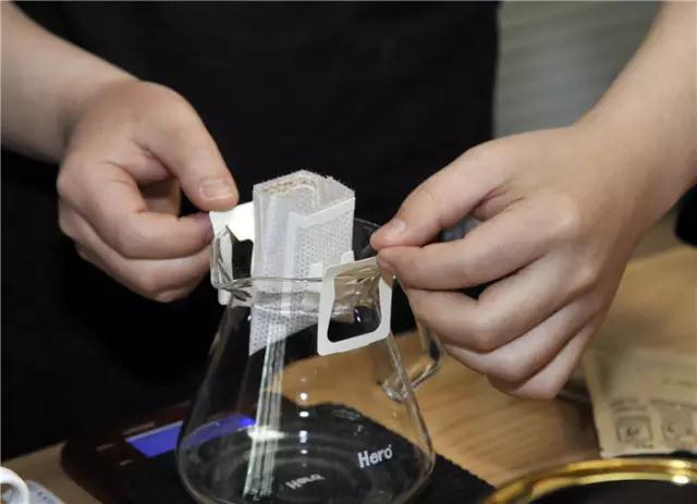 传说中的 “棕围裙”原来是这样调制咖啡的