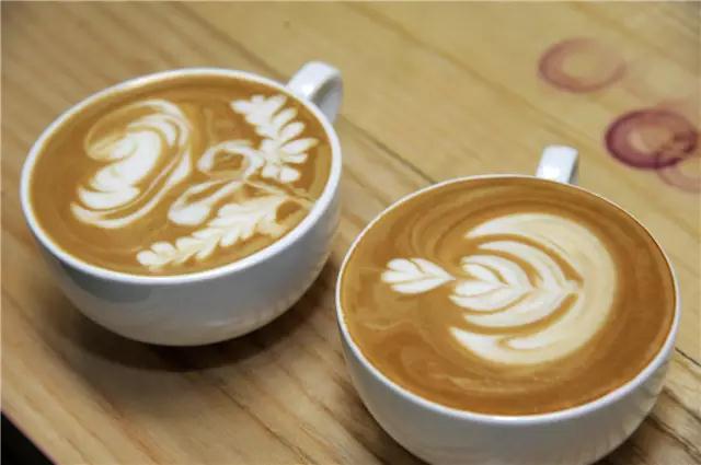 传说中的 “棕围裙”原来是这样调制咖啡的