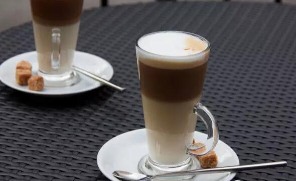咖啡爱上牛奶的极致之作 你是这样的拿铁一族么？