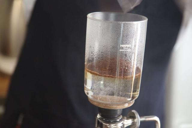 手冲咖啡跟虹吸咖啡有什么不一样？